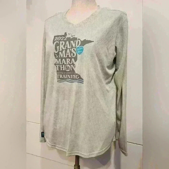 Woman's 2022 Grandma's Marathon Duluth Grey Long Sleeve Training Shirt XL - Picture 2 of 8